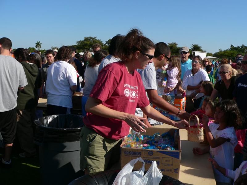 Miami Shores Marshmallow Drop - giving out prizes